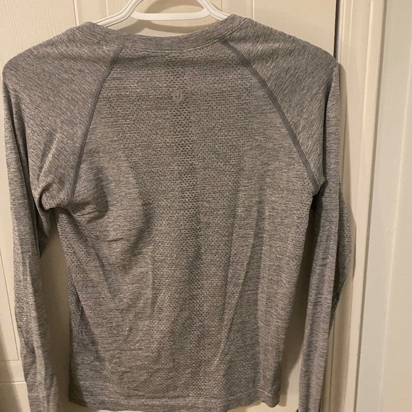 Lululemon Swiftly Tech 2.0 (Race Length) Long Sleeve - Picture 2 of 2